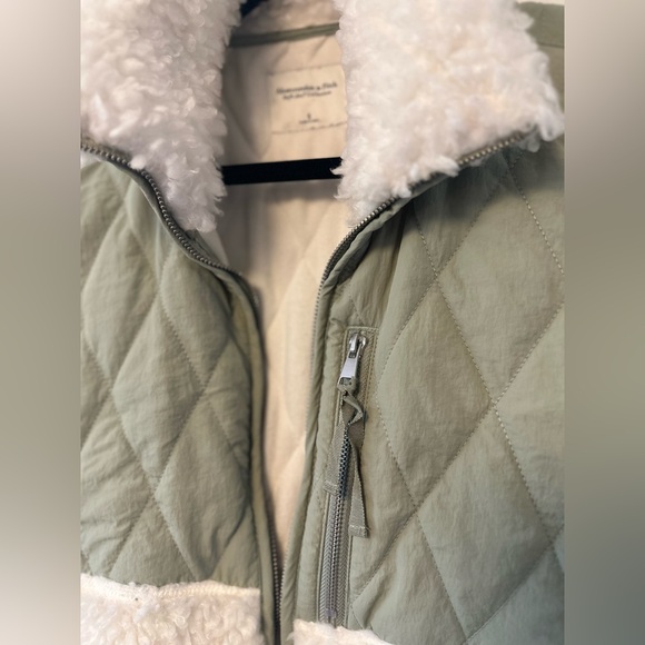 Abercrombie & Fitch vest - Picture 4 of 4